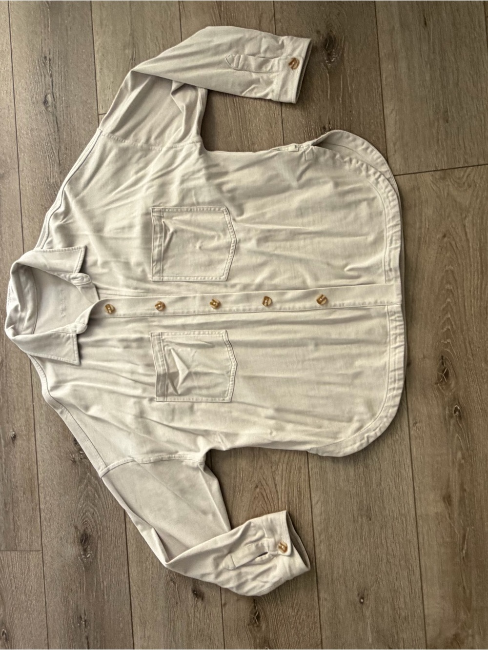 Vuori Cream Button-Down Shirt with Front Pockets